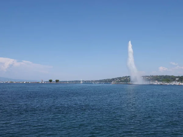 Schöner Wasserstrahl Auf Der Genfer Stadtpromenade Der Schweiz Schweizer Leman — Stockfoto