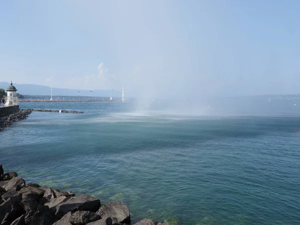 White Lighthouse Water Jet Geneva European City Promenade Switzerland Swiss — 스톡 사진