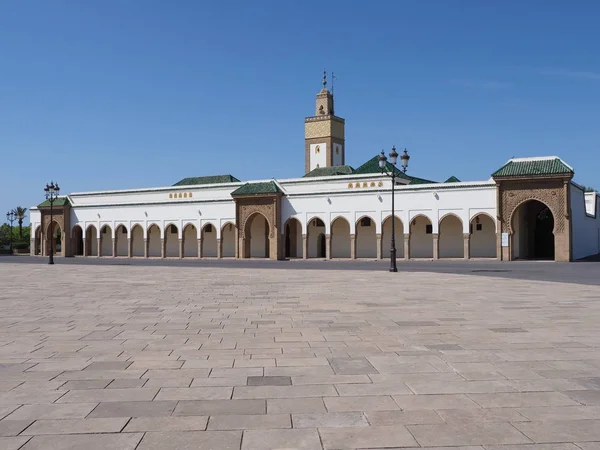 모로코의 수도 라바트의 왕궁 근처 경치 좋은 Ahl Fas 모스크 — 스톡 사진