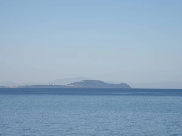 Paysages de la mer Méditerranée paysages vus de la ville africaine de Mdiq au Maroc — Photo