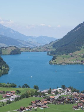 Avrupa gölü Brienz manzara İsviçre Brunig Pass görülen - dikey