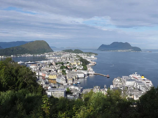 Panoramisch Uitzicht Europese Stad Alesund Het District Romsdal Noorwegen Met — Stockfoto