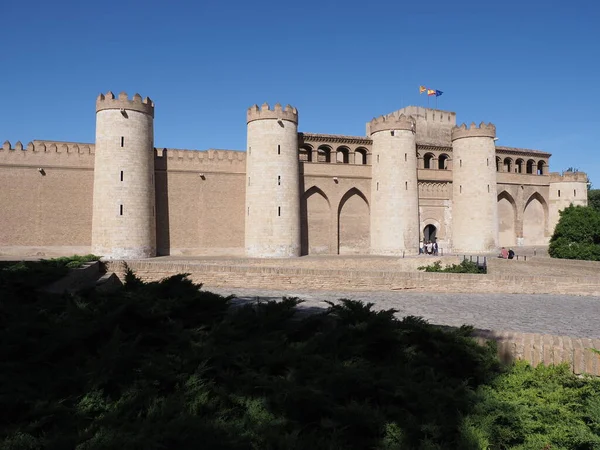 Palácio monumental em Saragossa cidade em Espanha — Fotografia de Stock