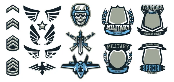 Набір військових і військових значків. Емблеми, автоматична зброя, череп, боєприпаси, орла, крила, шаблони. Векторні ілюстрації, друк на футболках — стоковий вектор