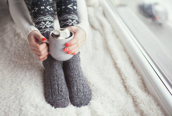 Woman Warm Woolen Sweater Holding Cup Cocoa — Stock Photo, Image