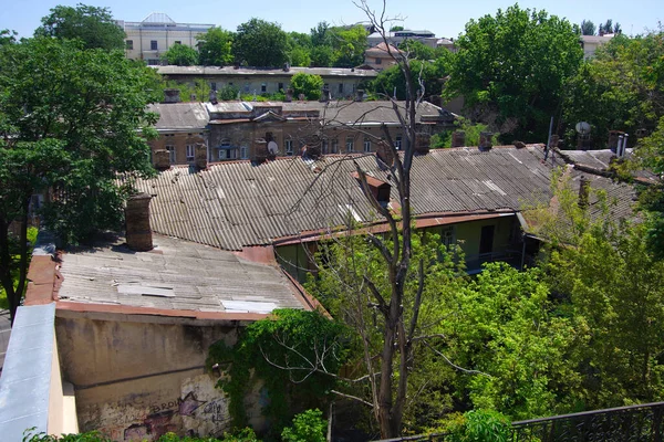 乌克兰敖德萨 房屋的旧屋顶景观 — 图库照片