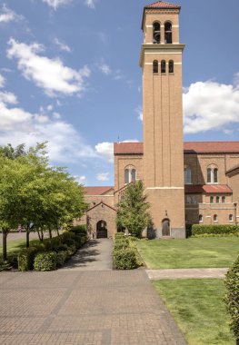 MT Angel Abbey St Benedict, kule ve Bahçe Oregon.