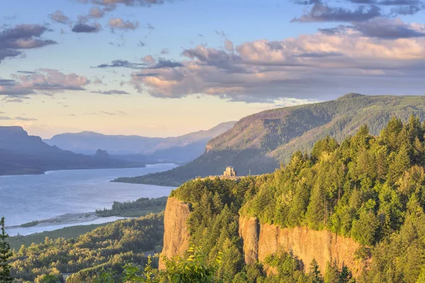 Vista House y la garganta al atardecer Oregon . —  Fotos de Stock