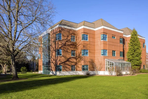 Gebouw Van Universiteit Van Portland Groen Huis Glazen Behuizing — Stockfoto