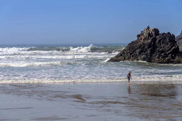 Surf e ondas na costa do Oregon . — Fotografia de Stock