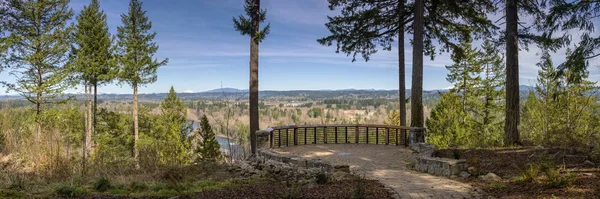 Panoramisch uitzicht vanaf Milo Mcvier State Park Oregon. — Stockfoto