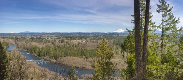 Panoramisch uitzicht vanaf Milo Mcvier State Park Oregon. — Stockfoto