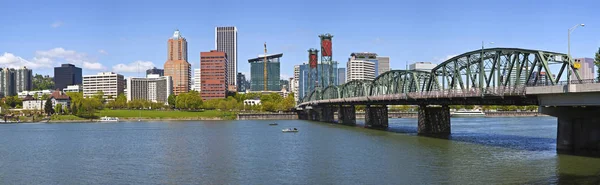 Portland Oregon skyline panorama. — Stockfoto