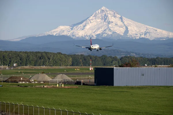 Aterrizaje en PDX Portland Oregon . —  Fotos de Stock