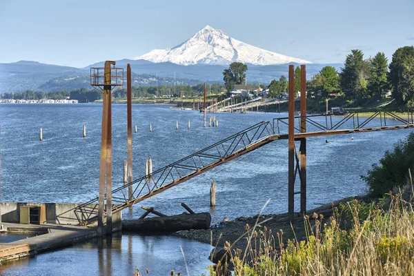 Mt. Hood en de Columbia rivieroevers. — Stockfoto