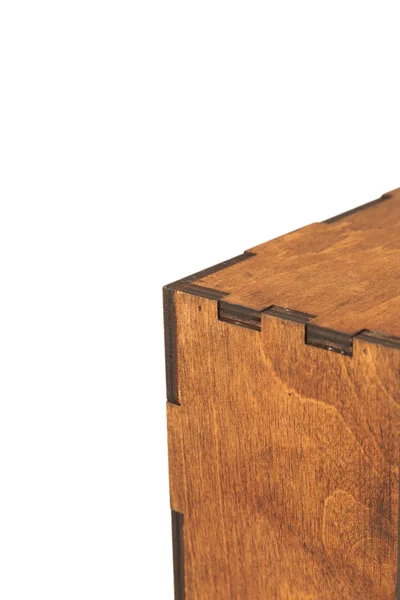 Beyaz arkaplanda izole edilmiş eski ahşap kutu — Stok fotoğraf