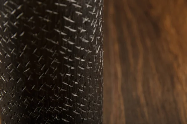 Ξύλινο αντικείμενο σε ξύλινα φόντο, υφή μιας βελανιδιάς στη θάλασσα — Φωτογραφία Αρχείου