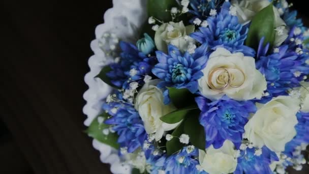 Kytice z čerstvých růží. Slavnostní kytice čerstvých květin. Svatba svatební kytice. Svatební květiny