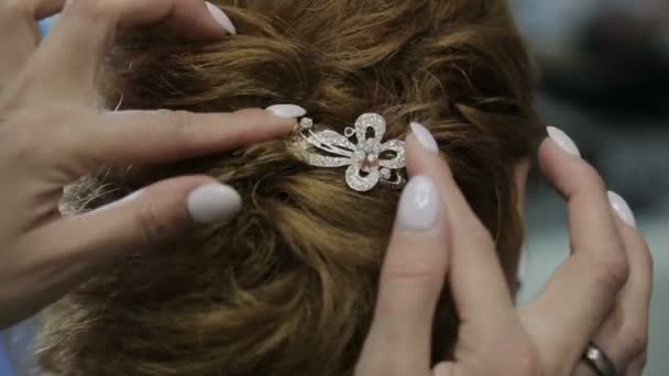 Kız saçları ile yapılır — Stok video
