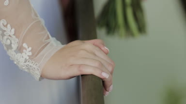 Birbirinizi okşamak severlerin elleri