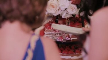 Detay düğün pastası kesme tarafından yeni evliler düğün pastası