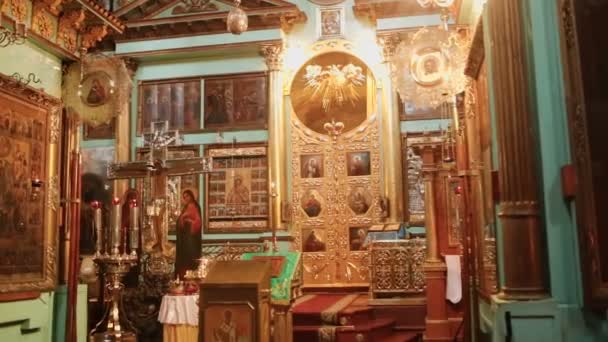 Kilisenin içinde kilise aksesuarları — Stok video