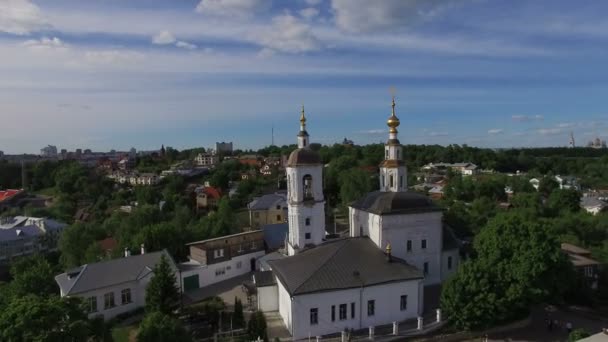 Церква в старому селі — стокове відео