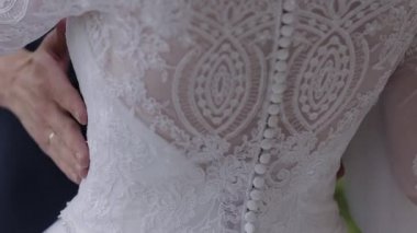 Birbirinizi okşamak severlerin elleri