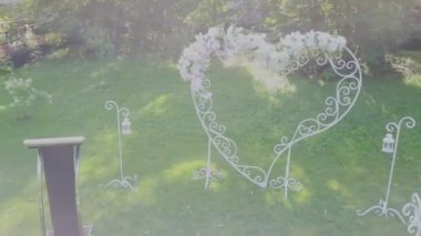 Kayıt düğün yerleri, floristics, düğünler için aksesuarlar. güneşli gün.