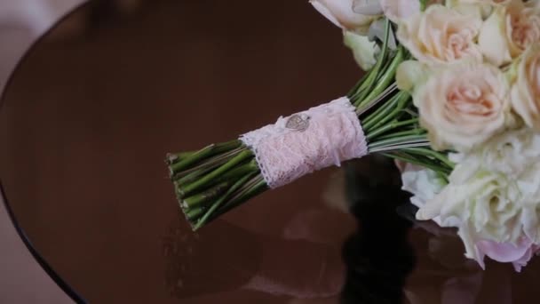美しい花のウェディング ブーケ。結婚式の花 — ストック動画