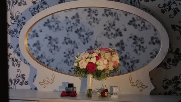 美しい花のウェディング ブーケ。結婚式の花 — ストック動画