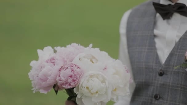 Ślubny bukiet pięknych kwiatów. Kwiaty ślubne — Wideo stockowe