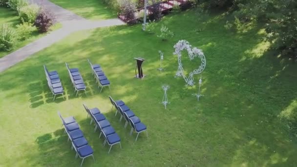 Enregistrement des lieux de mariage, floristique, accessoires pour les mariages. journée ensoleillée .