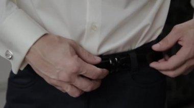 Erkek kravat, saat, Ayakkabı, Jaket koyar.