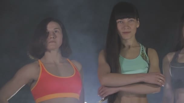 Spor salonunda Fitness modelleri — Stok video