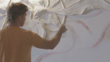 Sıva ve duvar kısma kalıplama işlemi