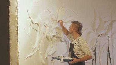 Sıva ve duvar kısma kalıplama işlemi