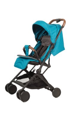 Bir bebek arabası beyaz bir arka planda, modern tasarım.