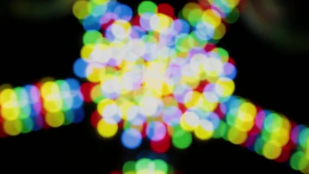 Color bokeh con el movimiento de la luz de la cámara, los colores cambian . — Vídeo de stock