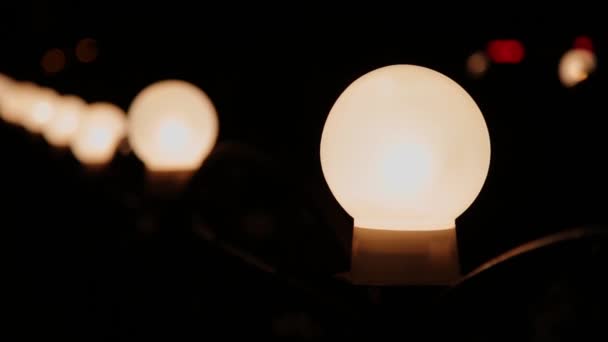 Lantern svítící v noci zblízka. — Stock video