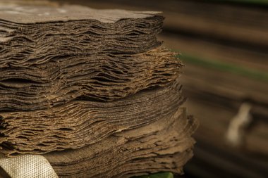 Bodrum katında kazık içine katlanmış kaplama meşe kaplama.