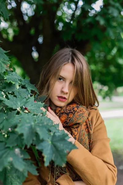 Portrait of a beautiful girl in the fresh air. — Stock Photo, Image