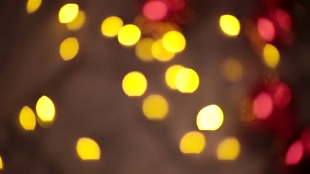 2019. 2019 για το νέο έτος. Νέα χρόνια διακόσμηση, πολύχρωμες γιρλάντες, Χριστούγεννα κάλτσες. Χριστουγεννιάτικο δέντρο για το χριστουγεννιάτικο δέντρο. Εσωτερική διακόσμηση. Ένα πάρτι. Αναμονή για τις διακοπές. Bokeh, το μπλε φως. Το νέο έτος — Αρχείο Βίντεο