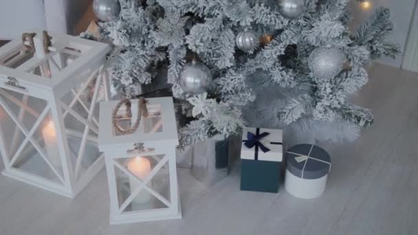 Julen och nyåret dekoration. Abstract suddig Bokeh Holiday bakgrund. Blinkande Garland. Julgransljus tindrande. — Stockvideo
