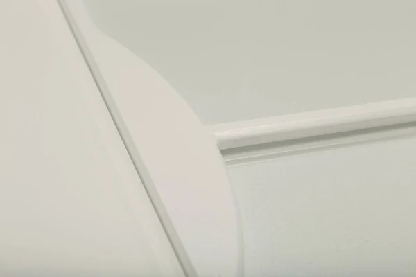 キッチンの白い枠のファサードの細部クローズ アップ. — ストック写真
