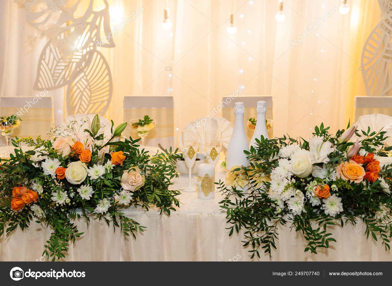 Wedding Decor Table For The Newlyweds Outdoor Wedding Reception