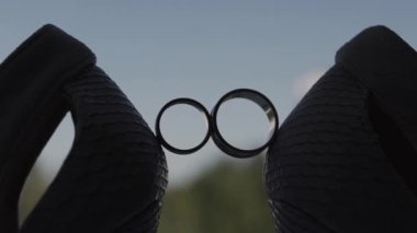 Takı Gelin halka ve kadının ayakkabı.