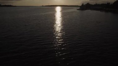 Bulutlar Nehri ile güzel gün batımı.