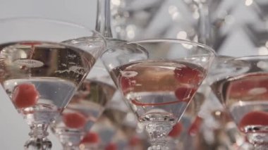 Işık çok güzel kokteyl piramit.