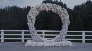 Çıkış kayıt kayıt, elma saman çiçek demeti.